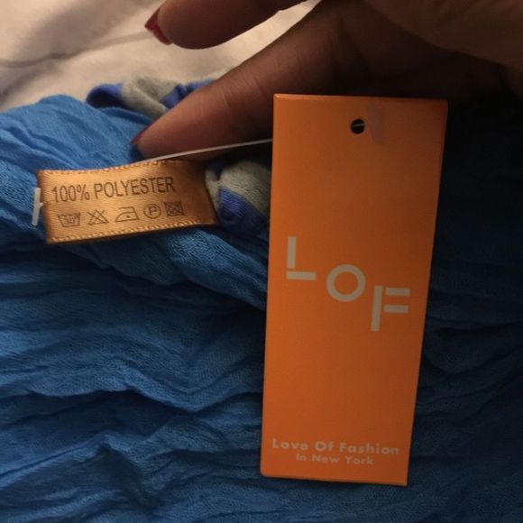 Striped Mesh Lightweight Scarf - Picture 3 of 5